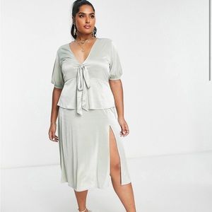 NWT ASOS DESIGN Curve Plunge Tie Front Midi Dress in Satin Green